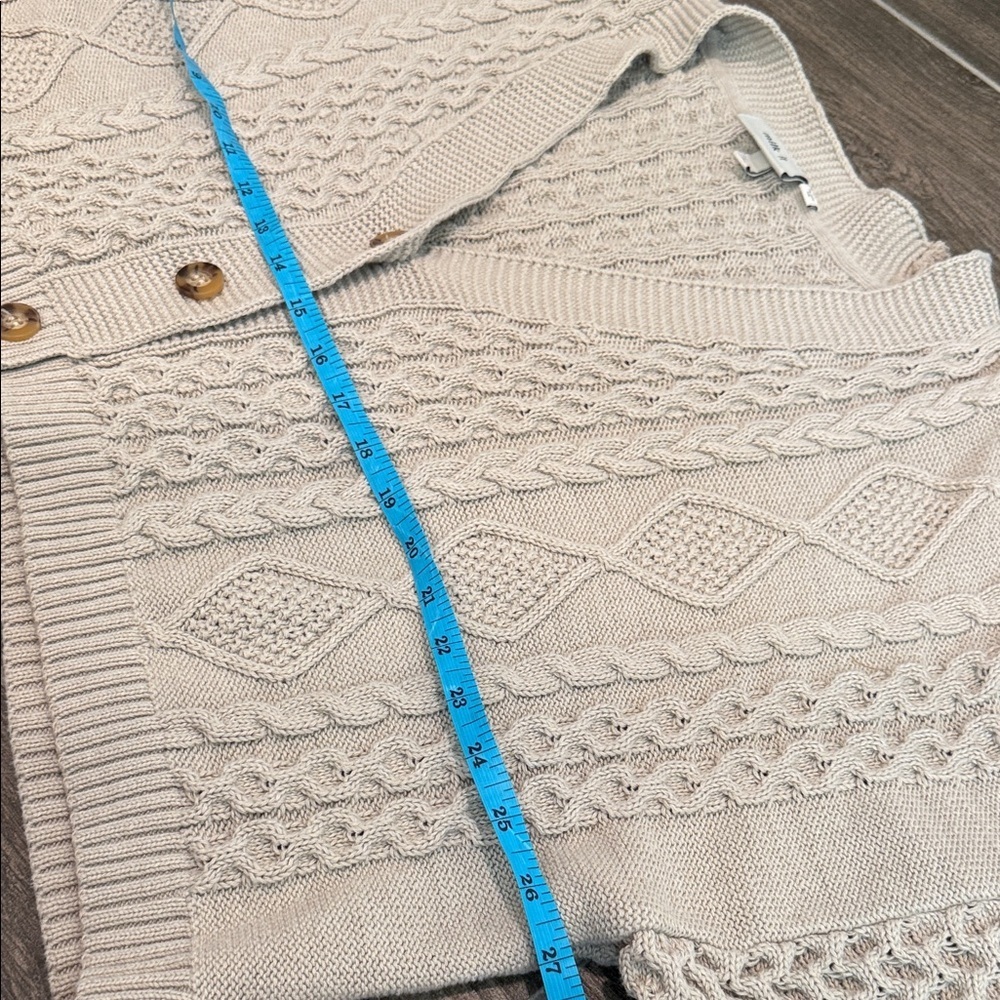 UO - Milk It Cable Knit Cropped Cardigan - Picture 8 of 12